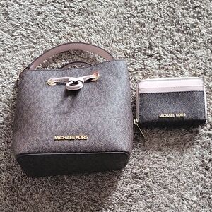 MICHAEL Michael Kors Mini Bag and Wallet in Brown and Pink